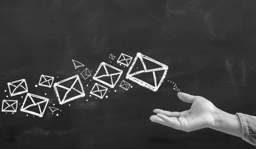 40 Email Subject Lines that Sell_ How to Master Email Marketing (1) 40 Email Subject Lines that Sell_ How to Master Email Marketing (1)