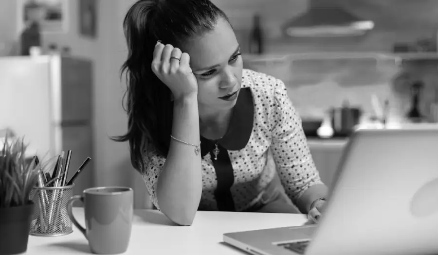 6 Common Blogging Mistakes Every Marketer Should Watch Out For (1) 6 Common Blogging Mistakes Every Marketer Should Watch Out For (1)