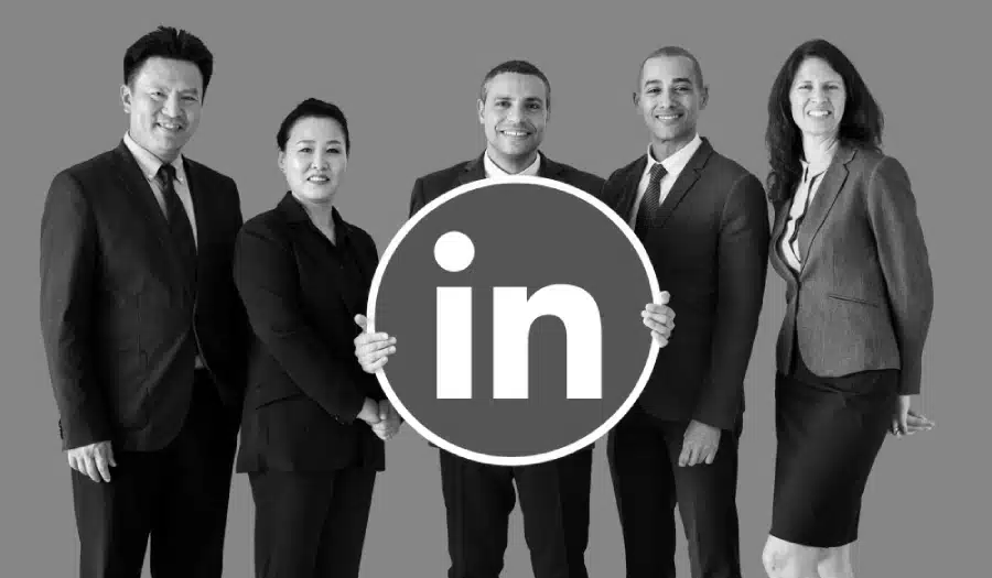 7 Days, 7 Posts_ A Simple Strategy to Grow on LinkedIn 7 Days, 7 Posts_ A Simple Strategy to Grow on LinkedIn