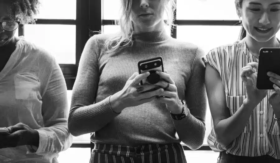 How Micro-Moments Are Redefining the Way Brands Connect with Customers (1) How Micro-Moments Are Redefining the Way Brands Connect with Customers (1)