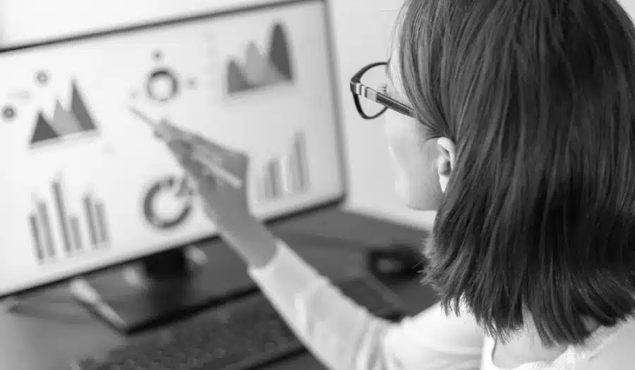How to Run a Social Media Competitive Analysis (And Why It Matters) (1) How to Run a Social Media Competitive Analysis (And Why It Matters) (1)