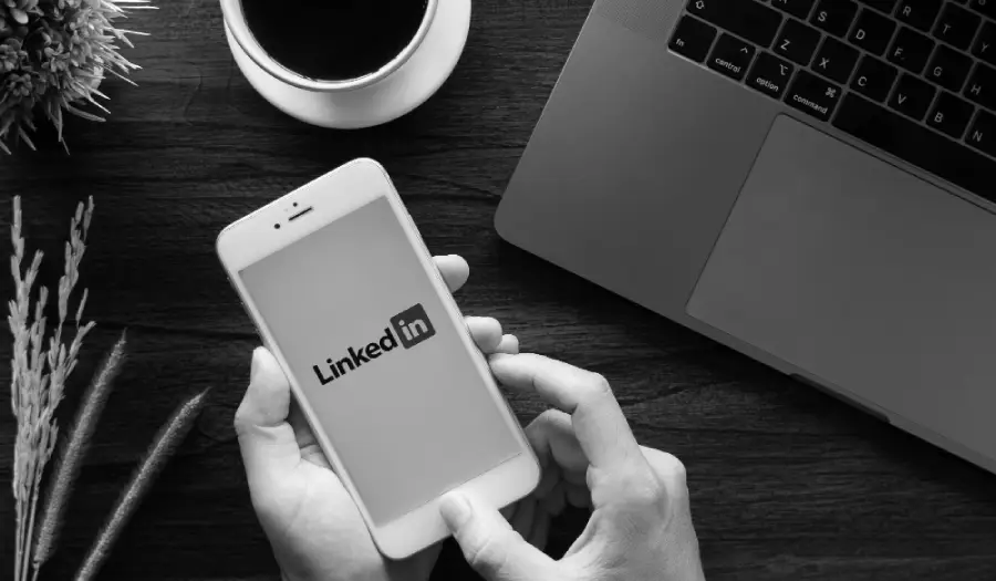The 2025 LinkedIn Algorithm Update_ What It Means for Your Content Strategy (1) The 2025 LinkedIn Algorithm Update_ What It Means for Your Content Strategy (1)